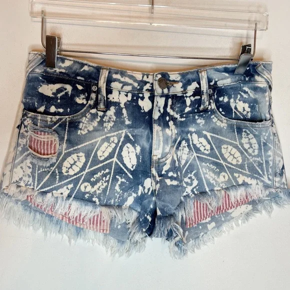 Free People • shibori bleach print cutoff shorts. Size 28 - Picture 2 of 4